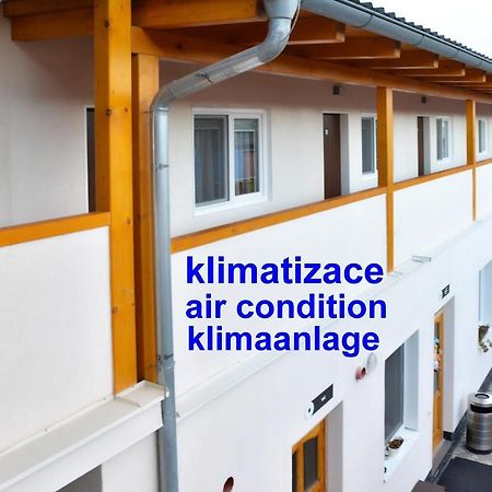 克里美茨民宿 Hustopeče 外观 照片